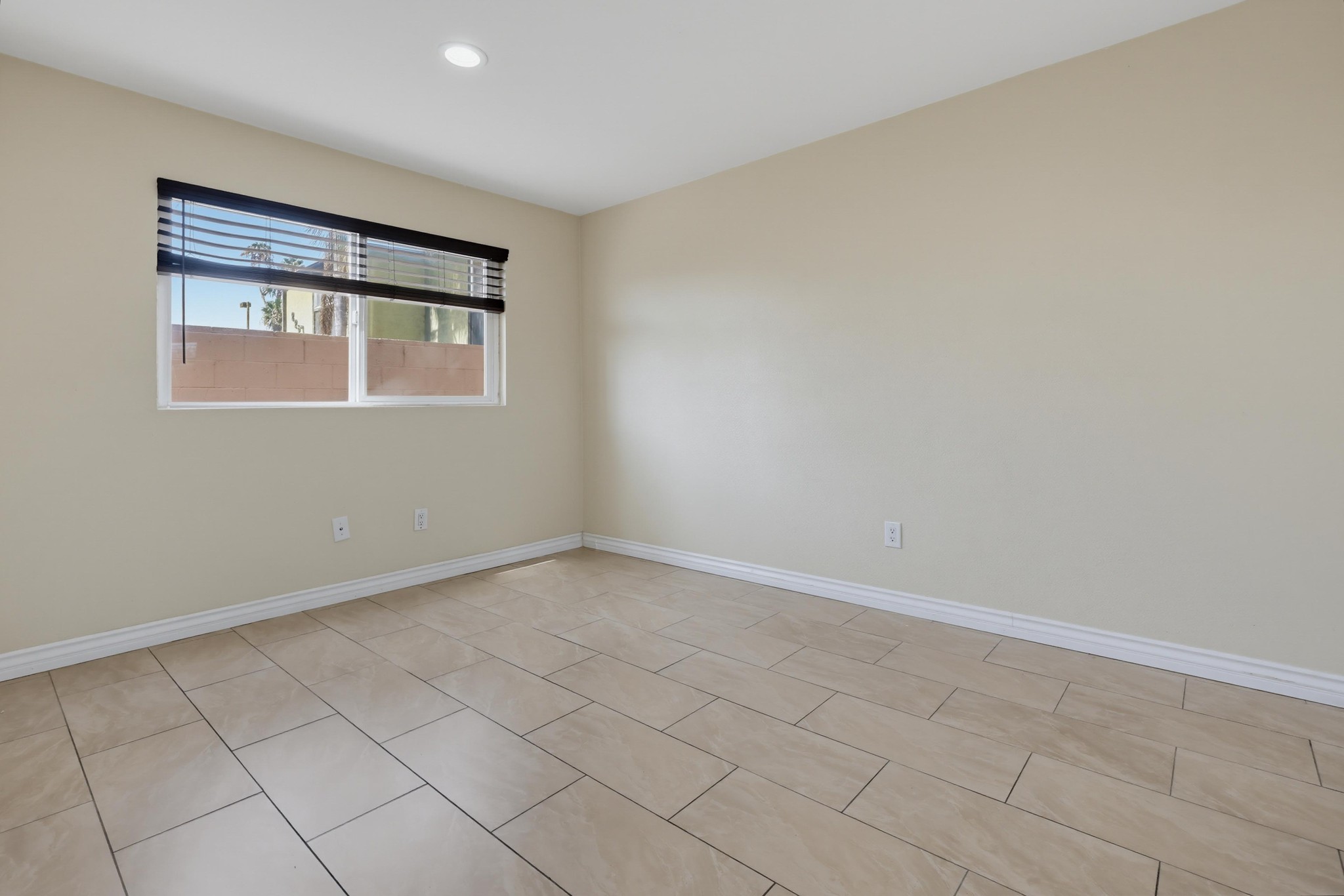 Virtual tour photo 11 of 21 for 188 S Lincoln Ave Unit 3