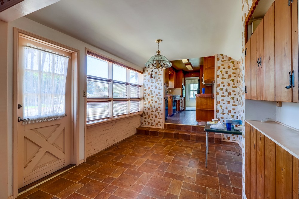 Virtual tour photo 13 of 41 for 1880 Oliver Ave