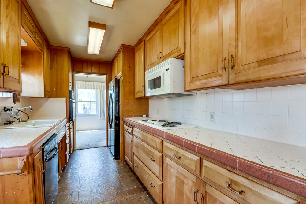 Virtual tour photo 18 of 41 for 1880 Oliver Ave