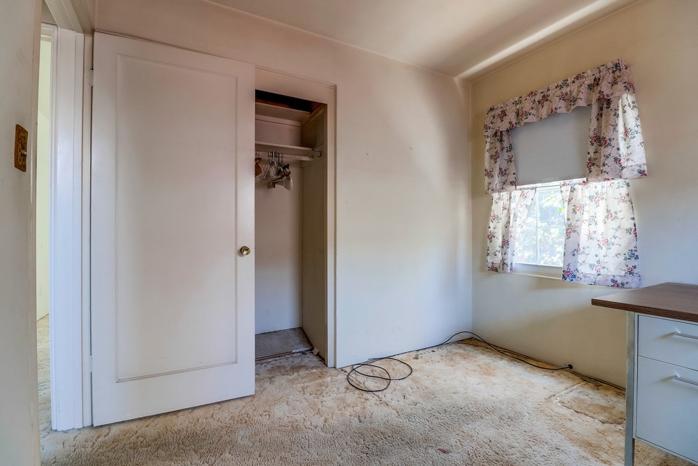 Virtual tour photo 33 of 41 for 1880 Oliver Ave