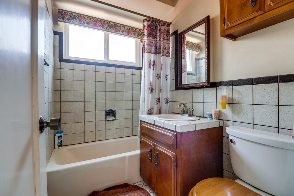 Virtual tour photo 34 of 41 for 1880 Oliver Ave