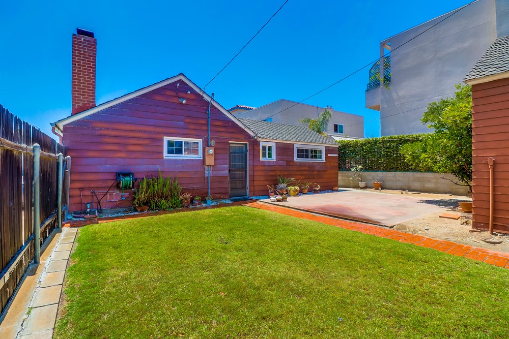 Virtual tour photo 36 of 41 for 1880 Oliver Ave