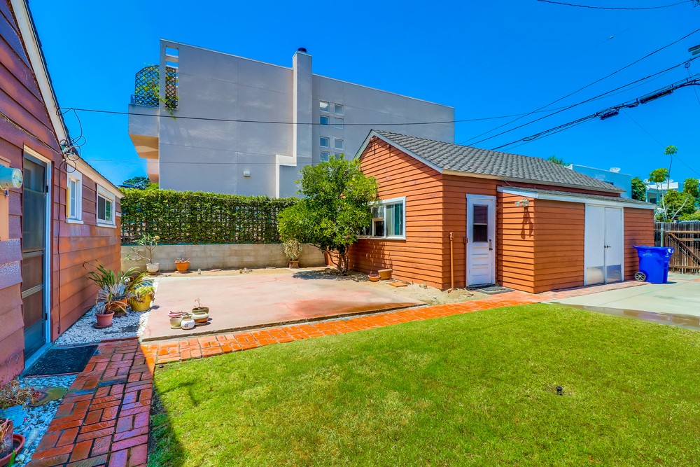 Virtual tour photo 38 of 41 for 1880 Oliver Ave