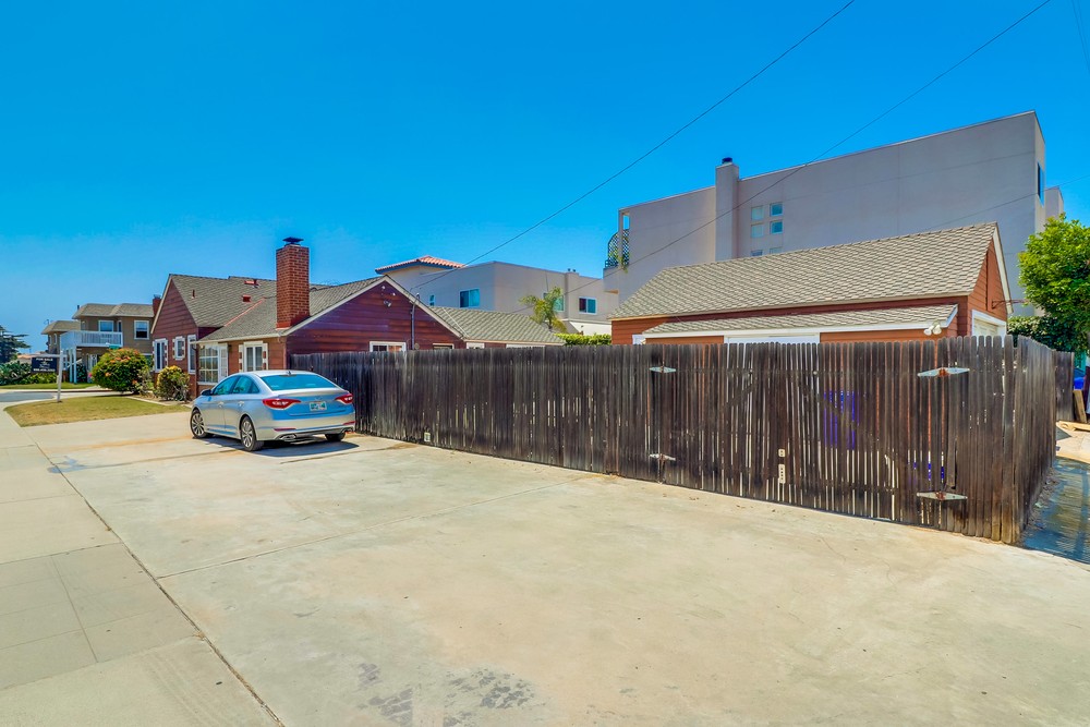 Virtual tour photo 42 of 41 for 1880 Oliver Ave