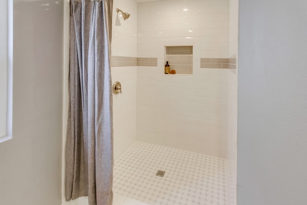 Virtual tour photo 31 of 53 for 1898 Ballina Dr San Diego