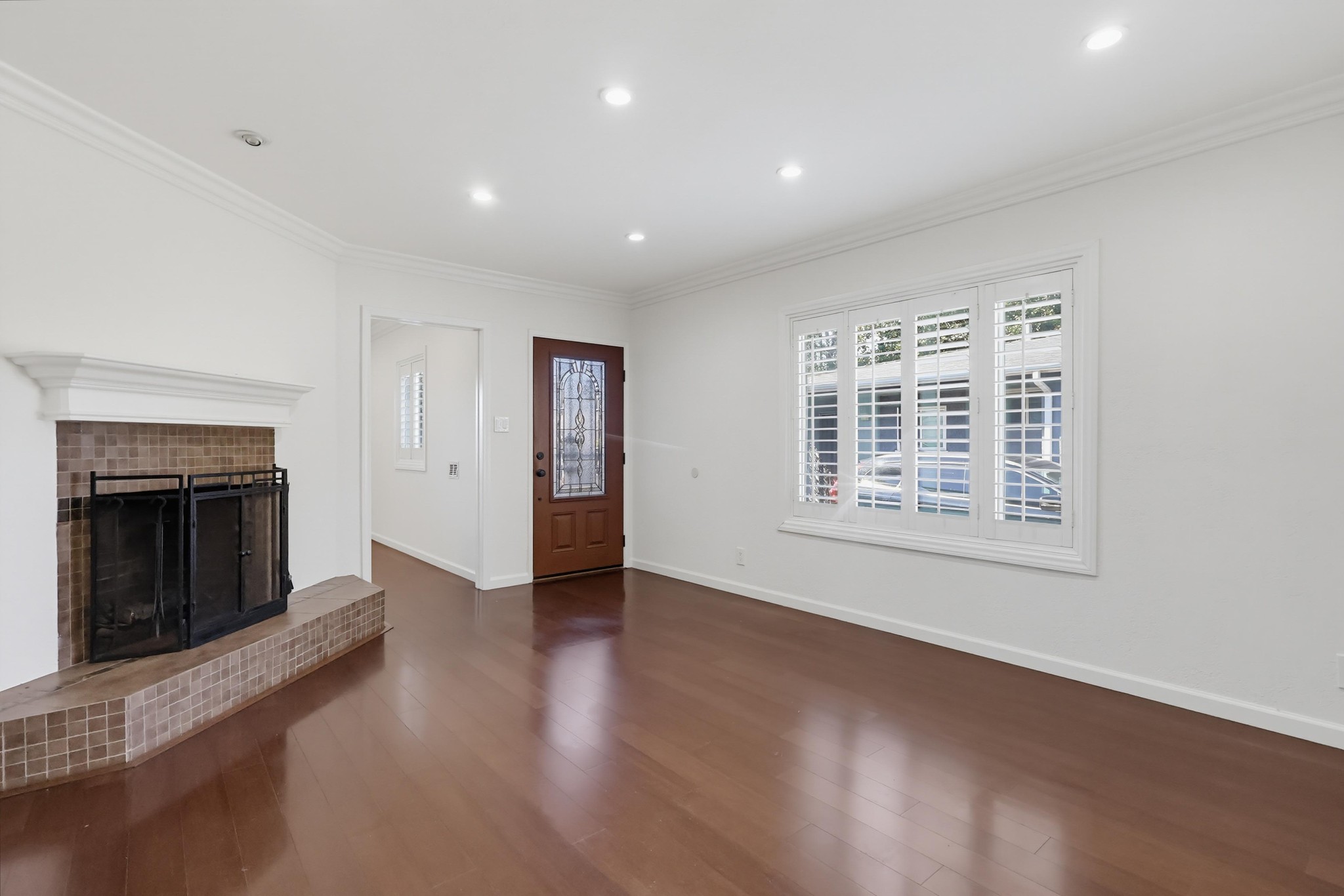 Virtual tour photo 14 of 94 for 1901 E 63rd St