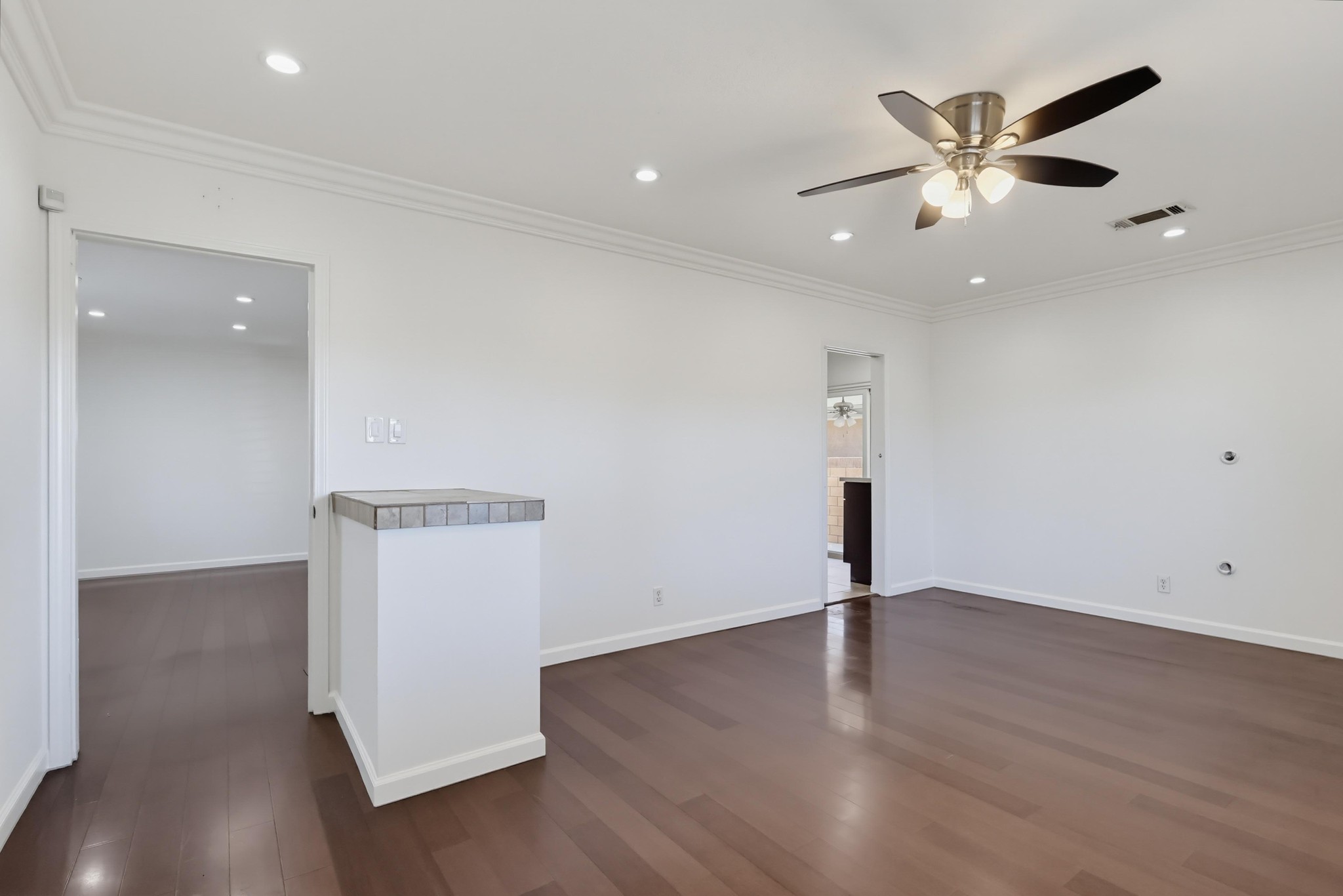 Virtual tour photo 19 of 94 for 1901 E 63rd St