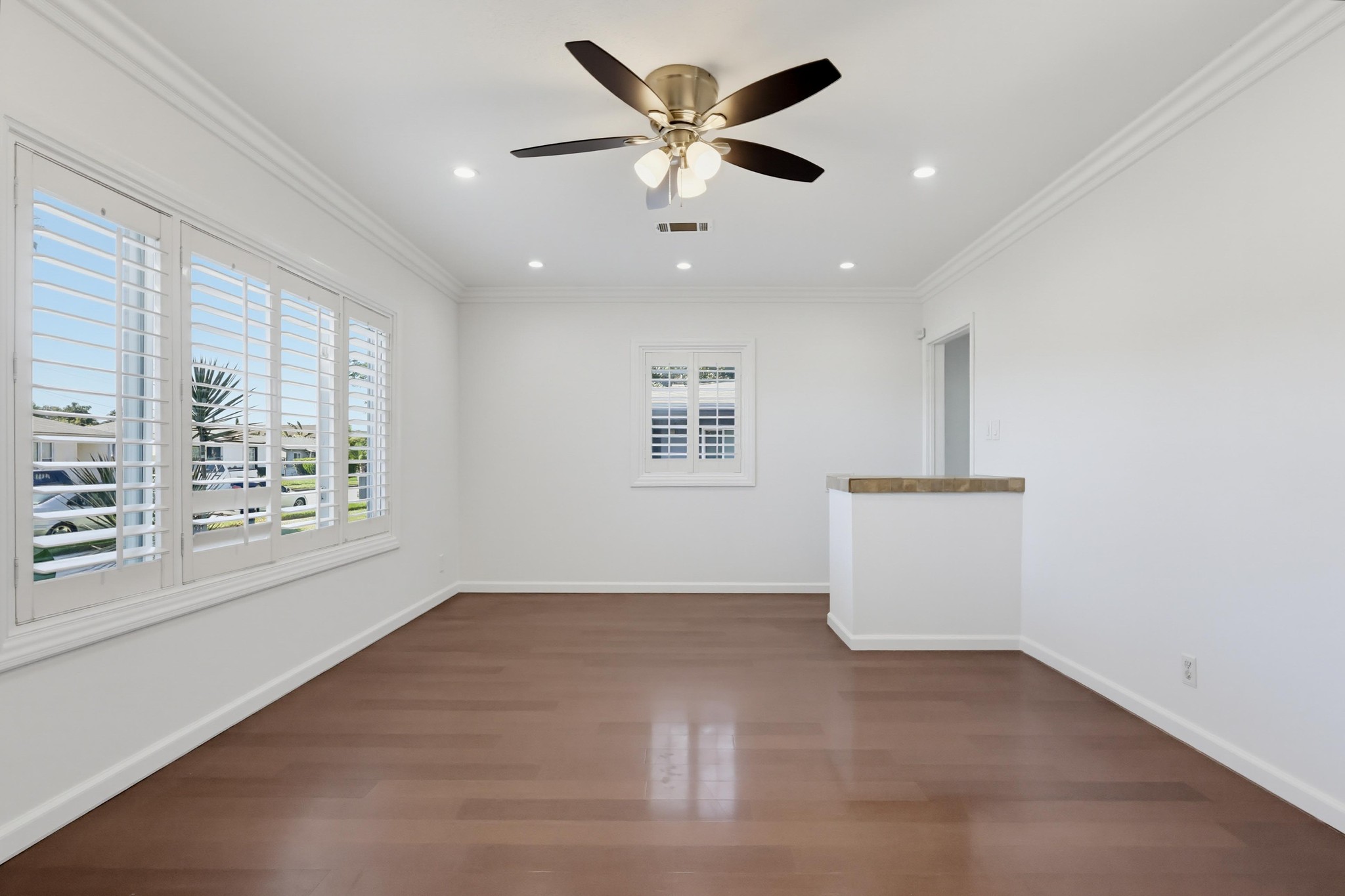 Virtual tour photo 21 of 94 for 1901 E 63rd St