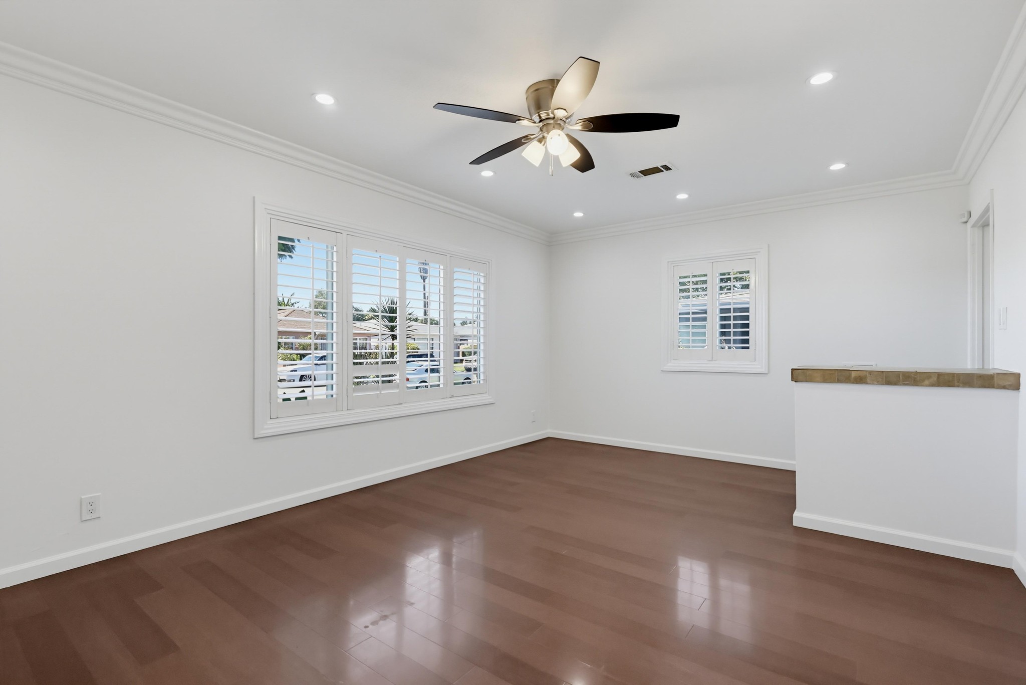 Virtual tour photo 22 of 94 for 1901 E 63rd St