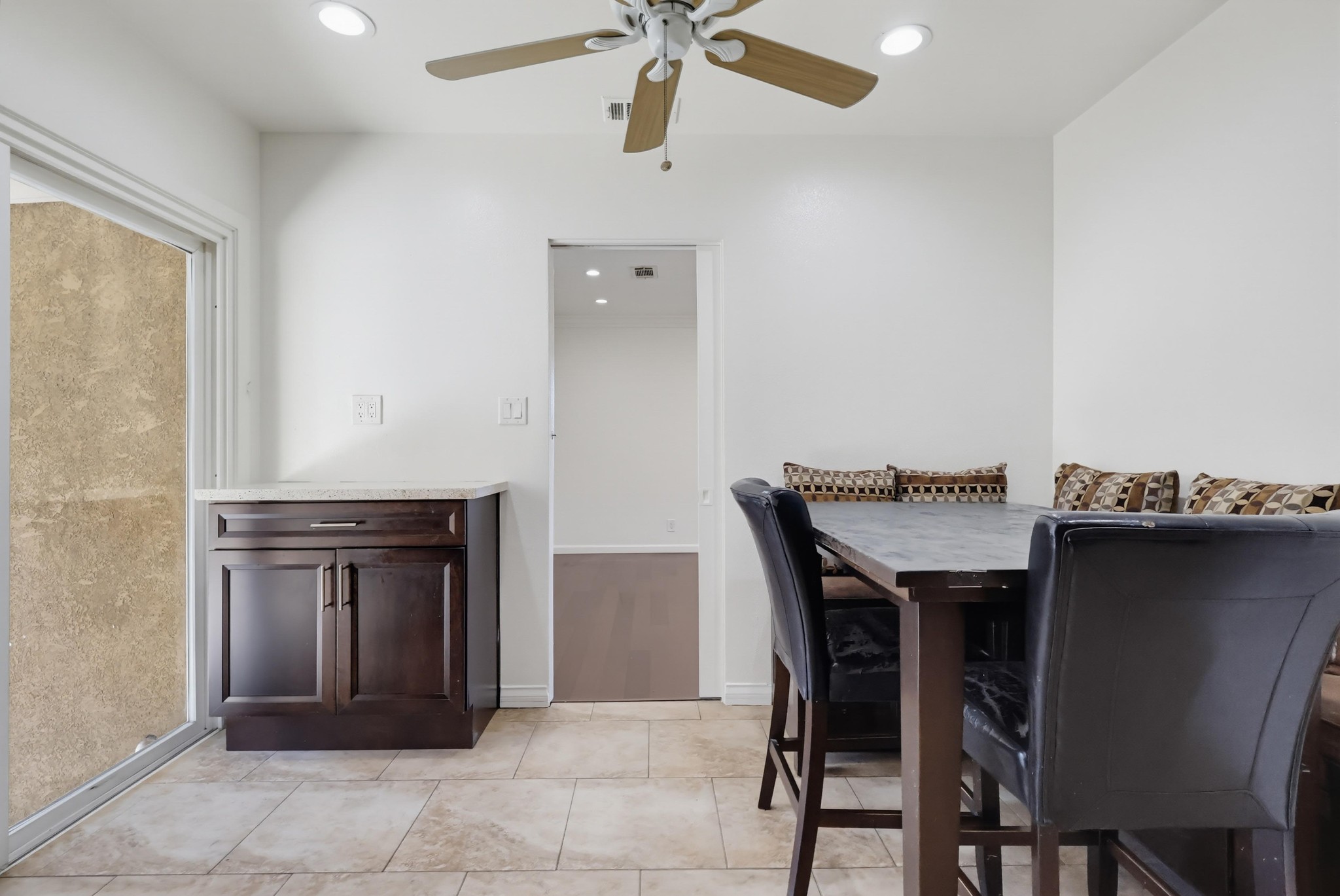 Virtual tour photo 34 of 94 for 1901 E 63rd St