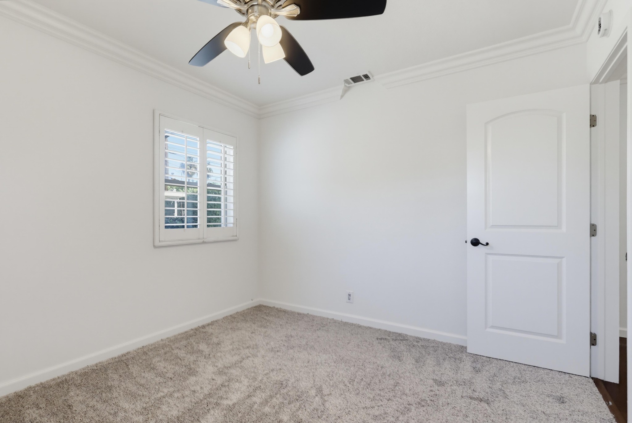 Virtual tour photo 41 of 94 for 1901 E 63rd St
