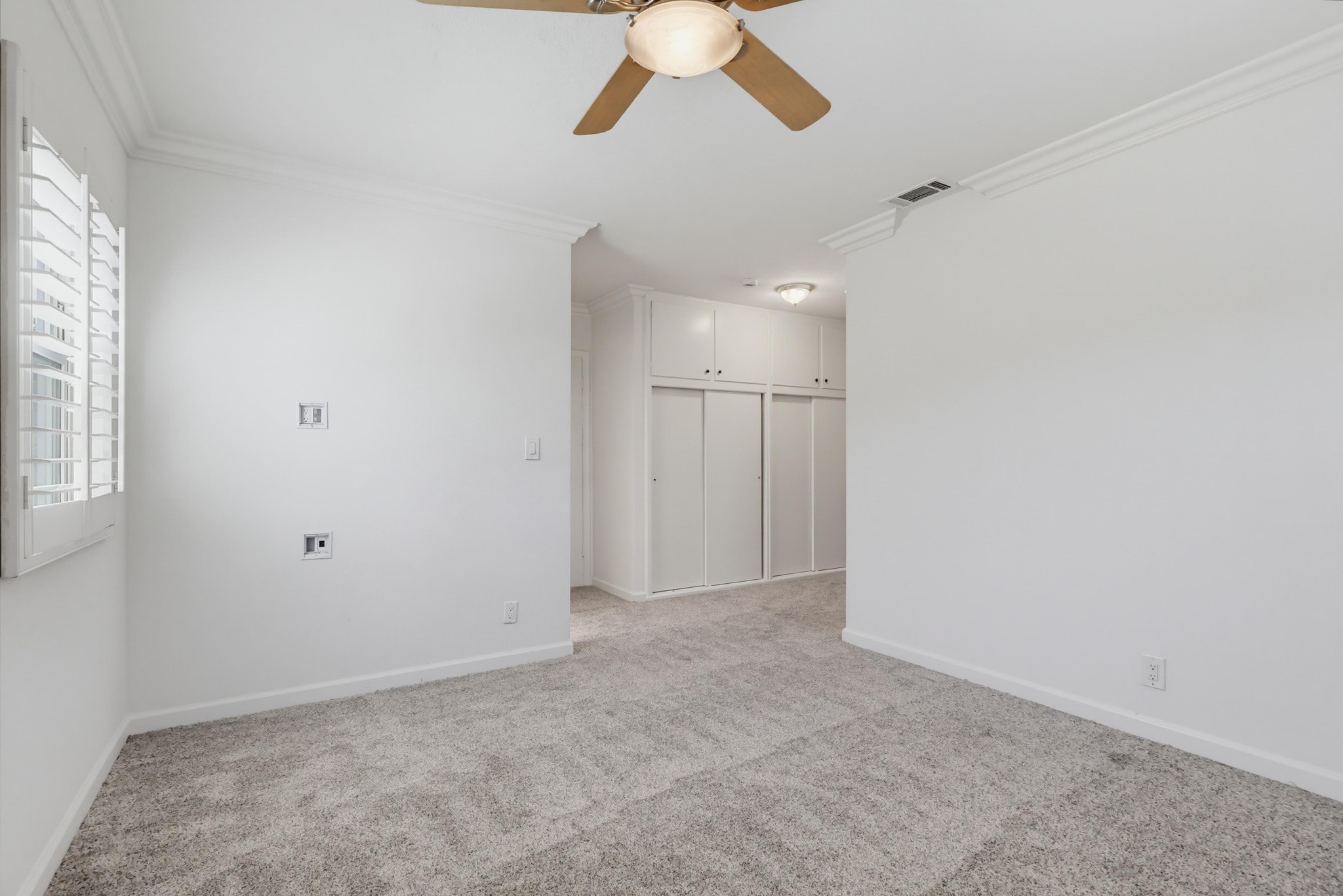 Virtual tour photo 56 of 94 for 1901 E 63rd St