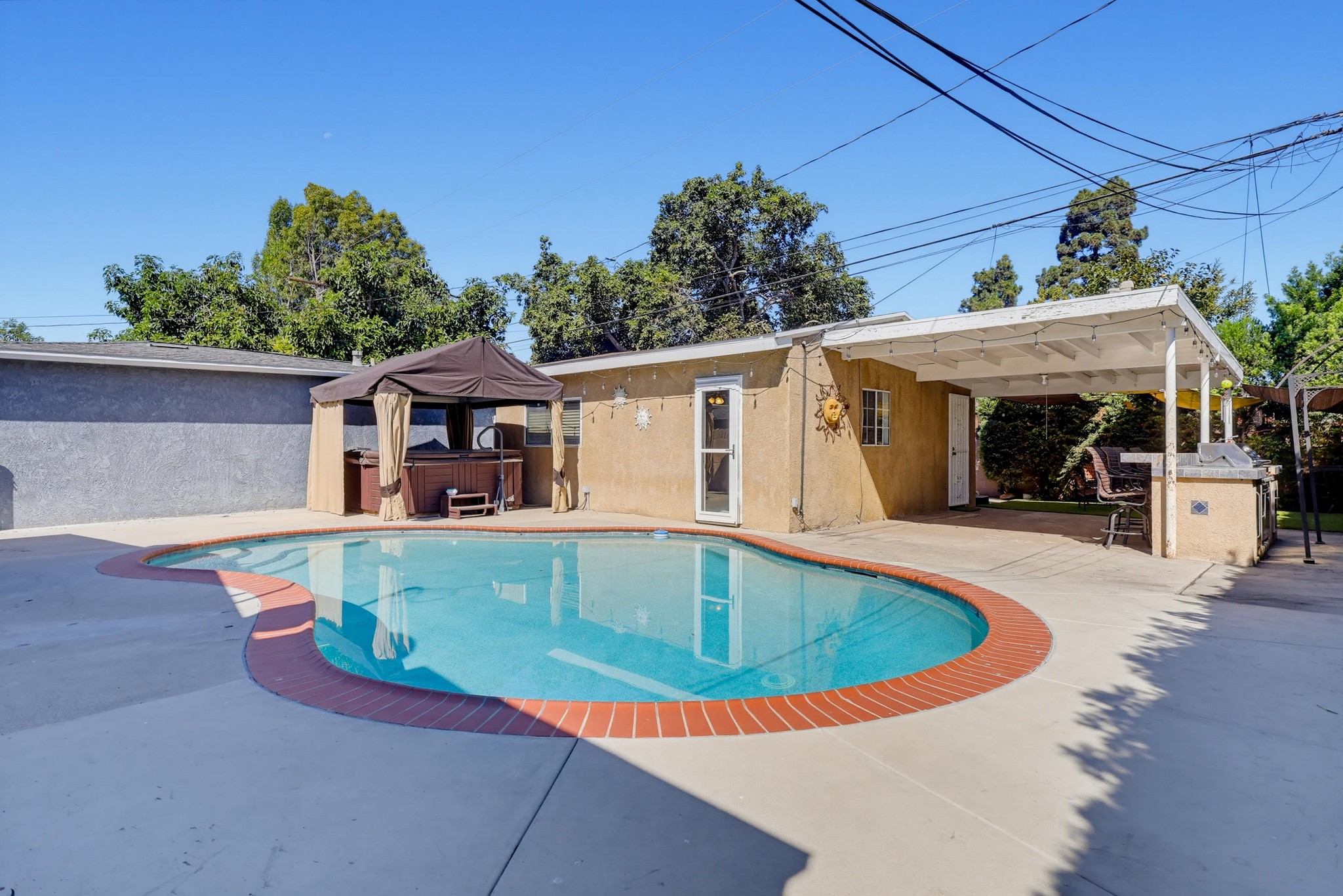 Virtual tour photo 66 of 94 for 1901 E 63rd St