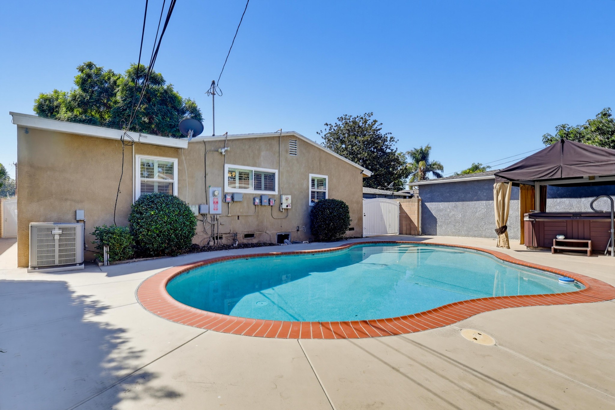 Virtual tour photo 68 of 94 for 1901 E 63rd St