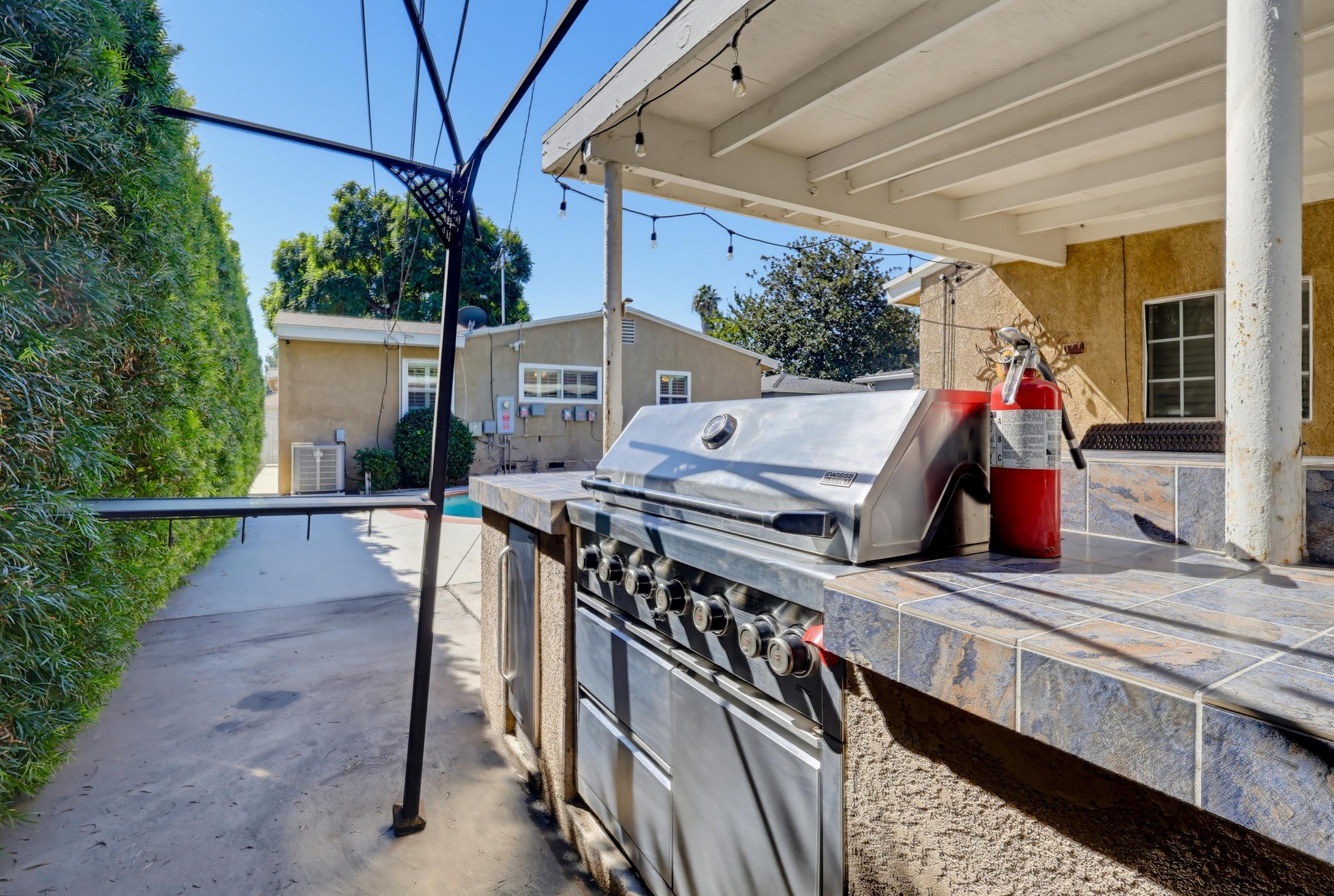 Virtual tour photo 80 of 94 for 1901 E 63rd St
