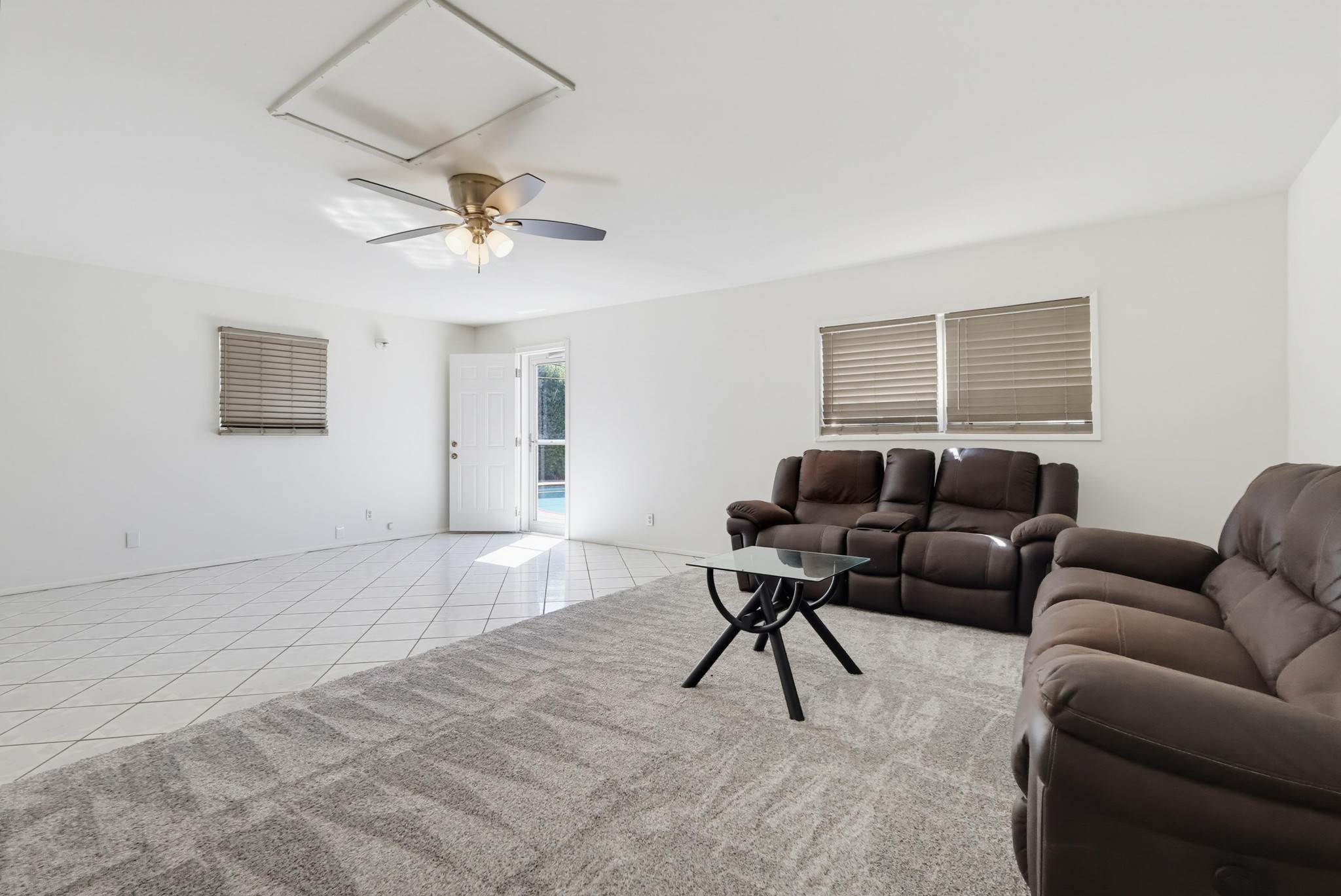 Virtual tour photo 87 of 94 for 1901 E 63rd St