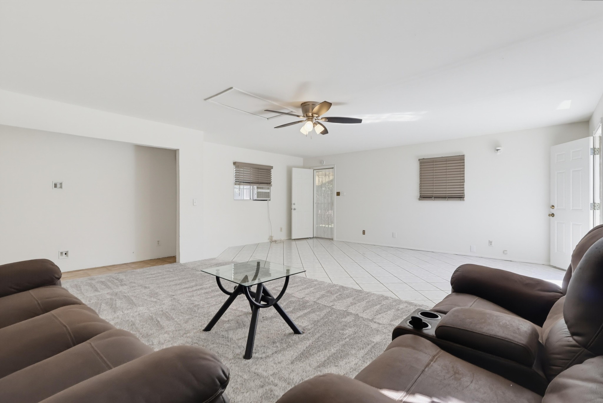Virtual tour photo 92 of 94 for 1901 E 63rd St