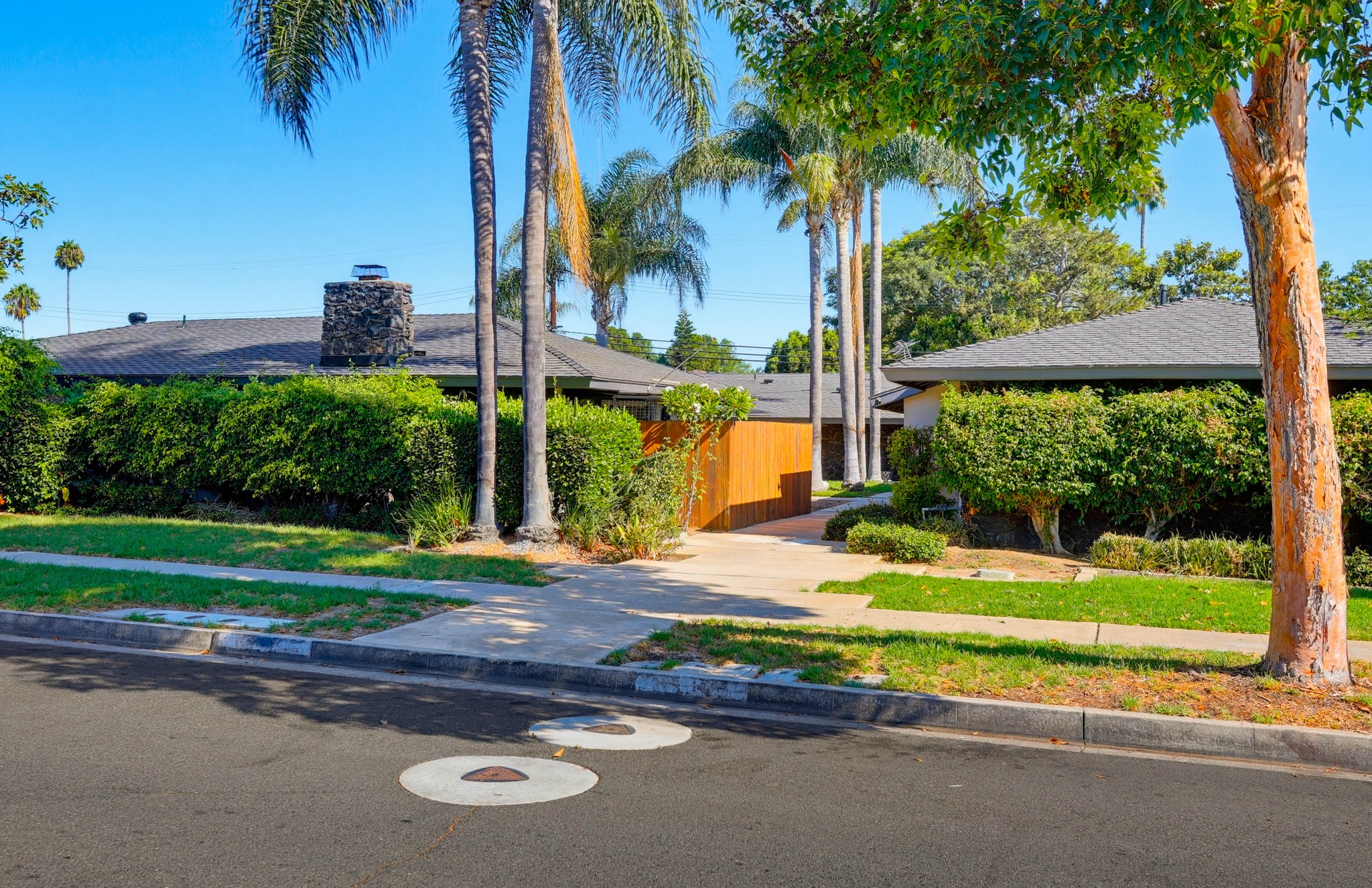 Virtual tour photo 4 of 64 for 1903 E 19th St