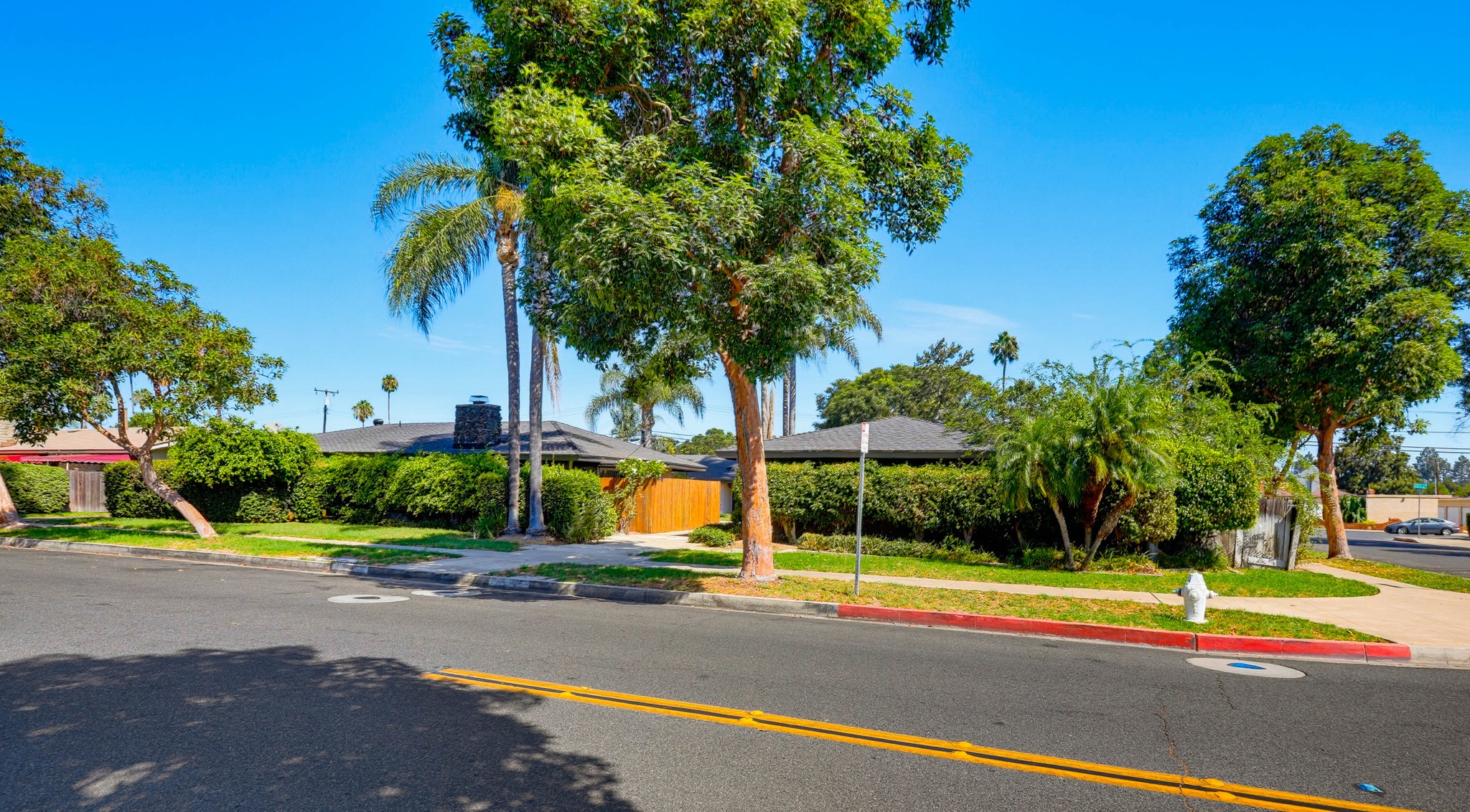 Virtual tour photo 5 of 64 for 1903 E 19th St