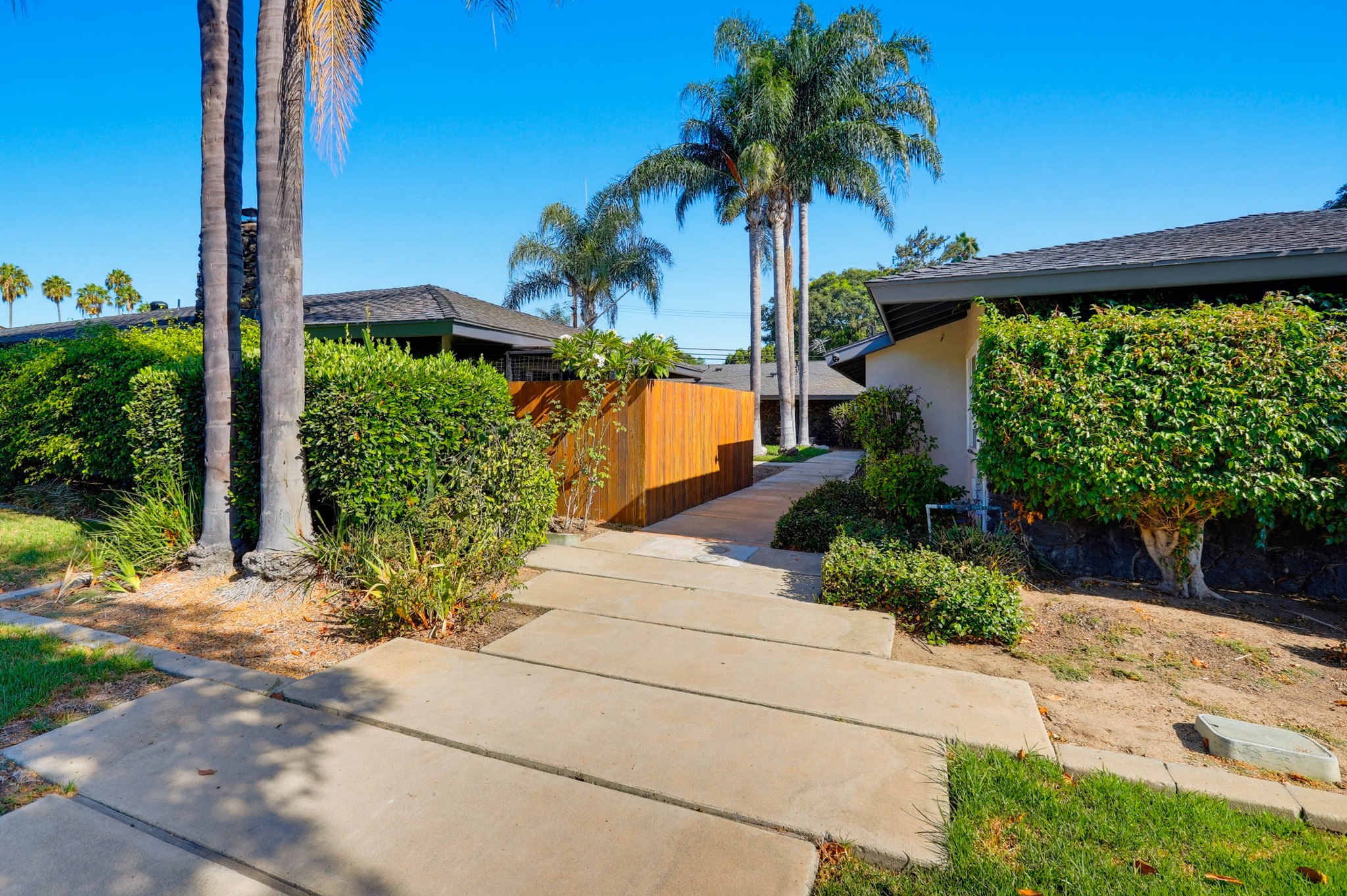 Virtual tour photo 6 of 64 for 1903 E 19th St