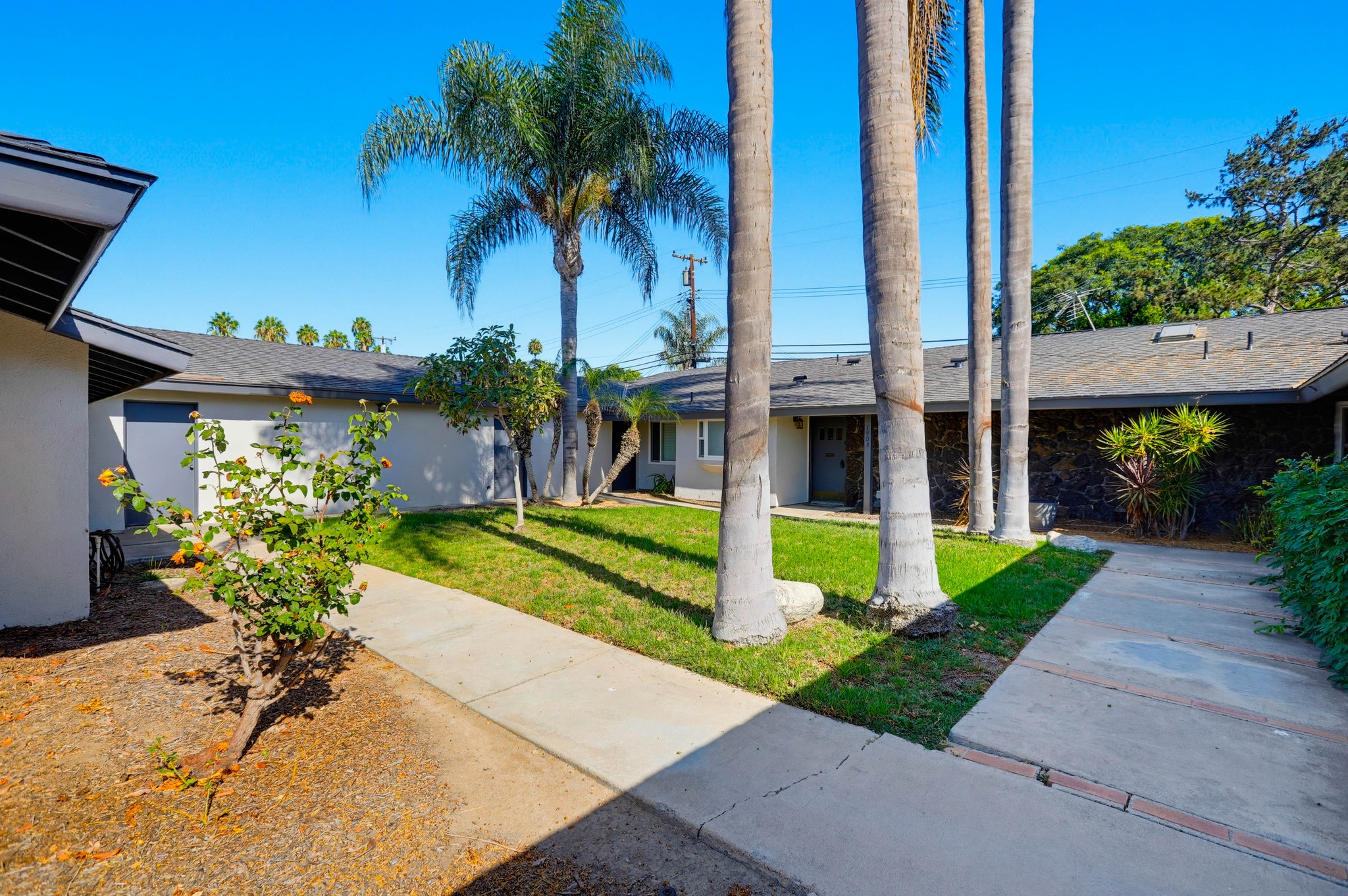 Virtual tour photo 8 of 64 for 1903 E 19th St