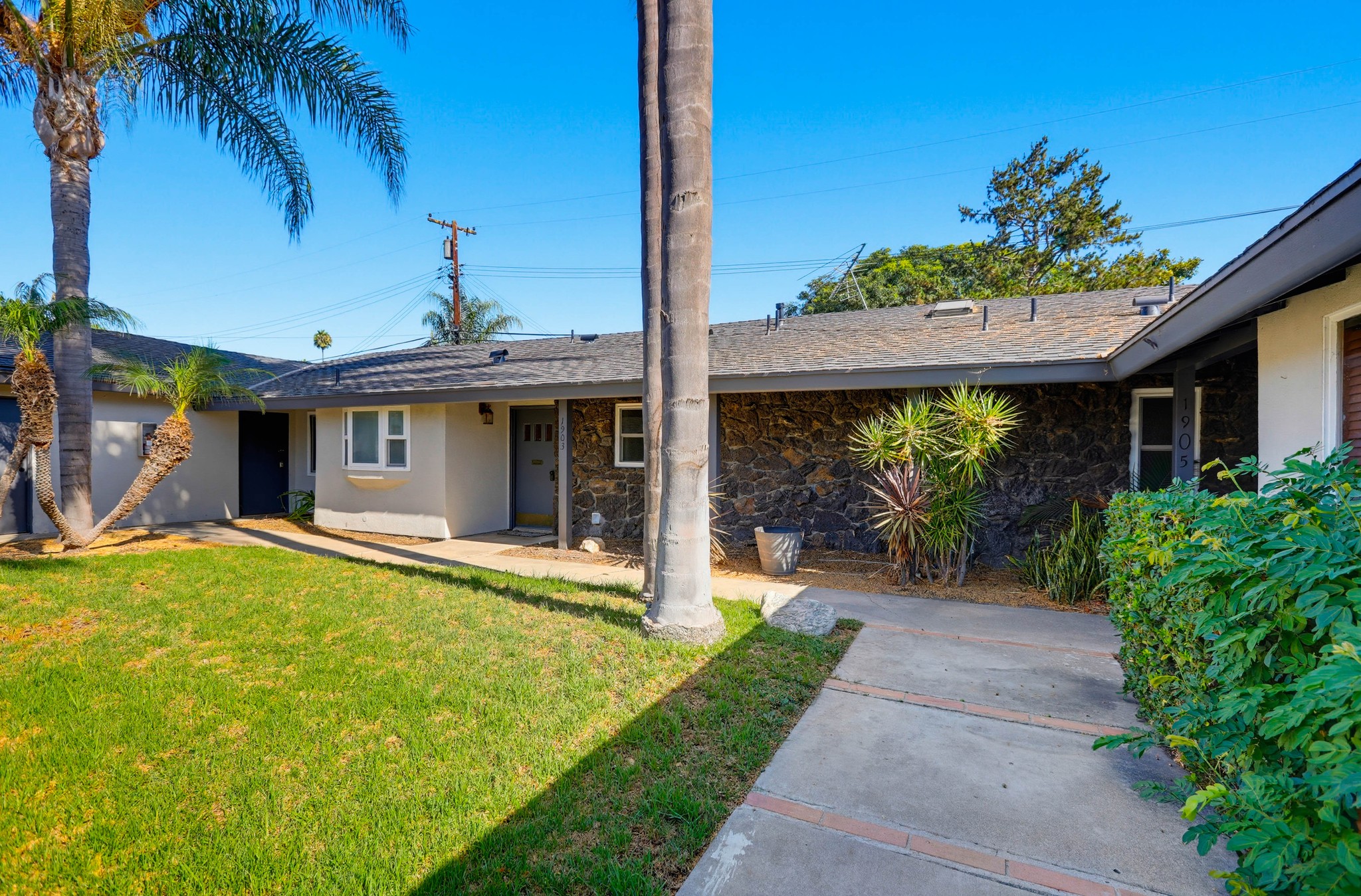 Virtual tour photo 13 of 64 for 1903 E 19th St