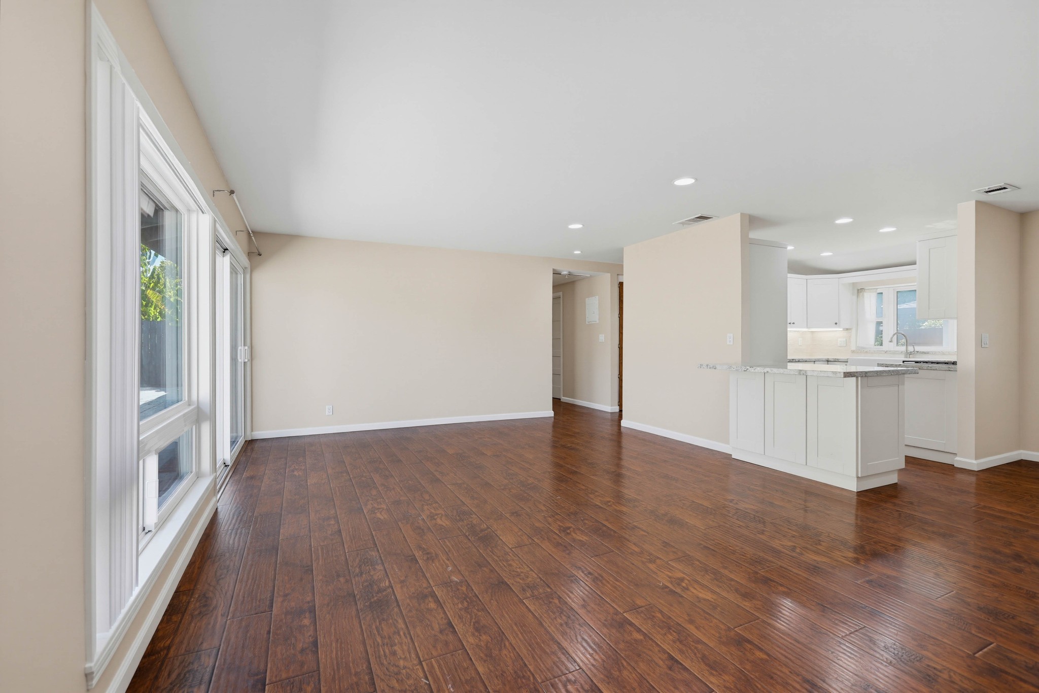 Virtual tour photo 20 of 64 for 1903 E 19th St