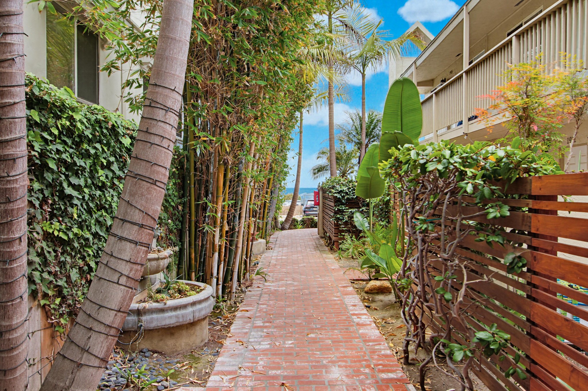 Virtual tour photo 9 of 46 for 1909 San Elijo Ave