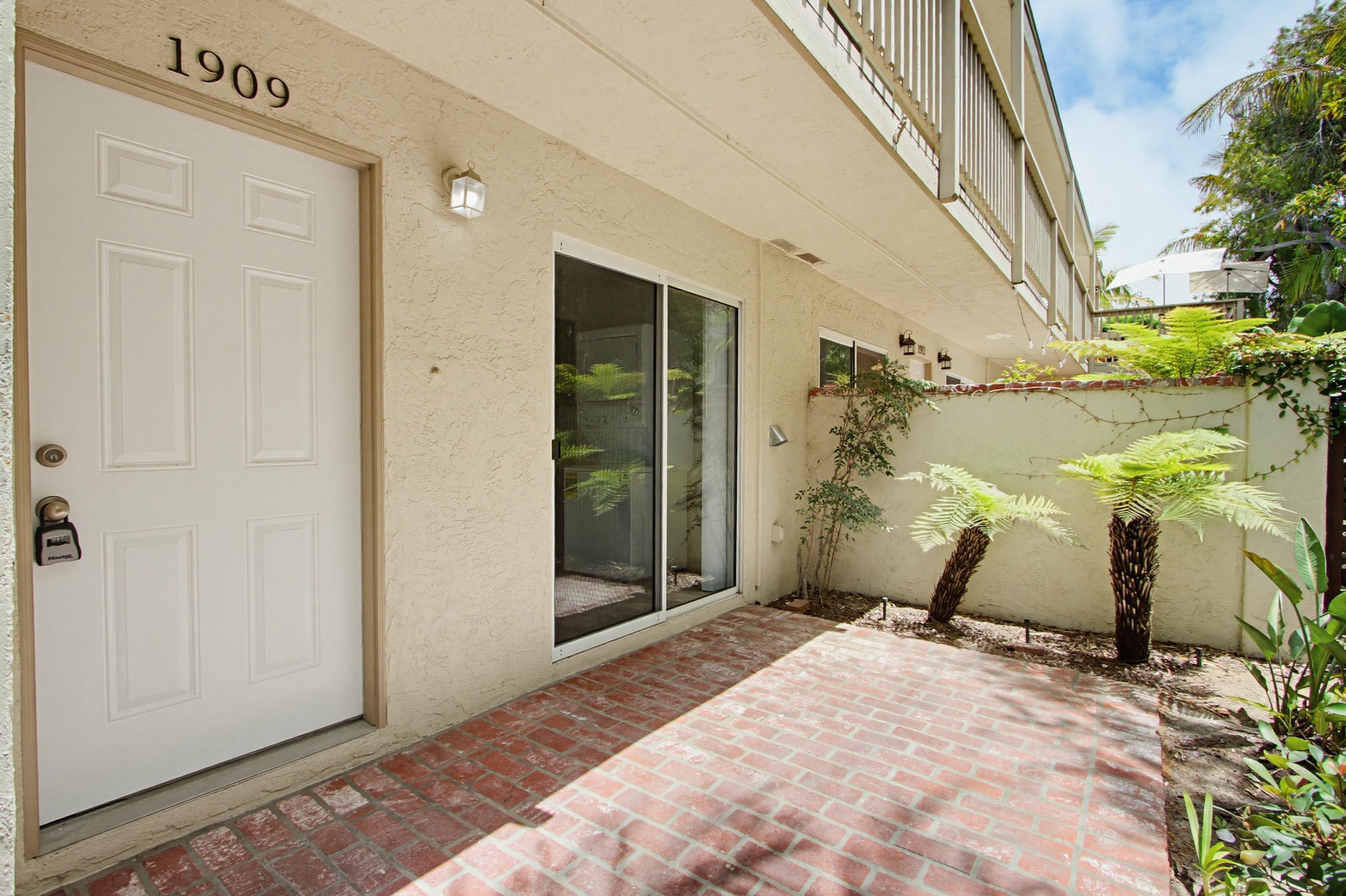 Virtual tour photo 11 of 46 for 1909 San Elijo Ave