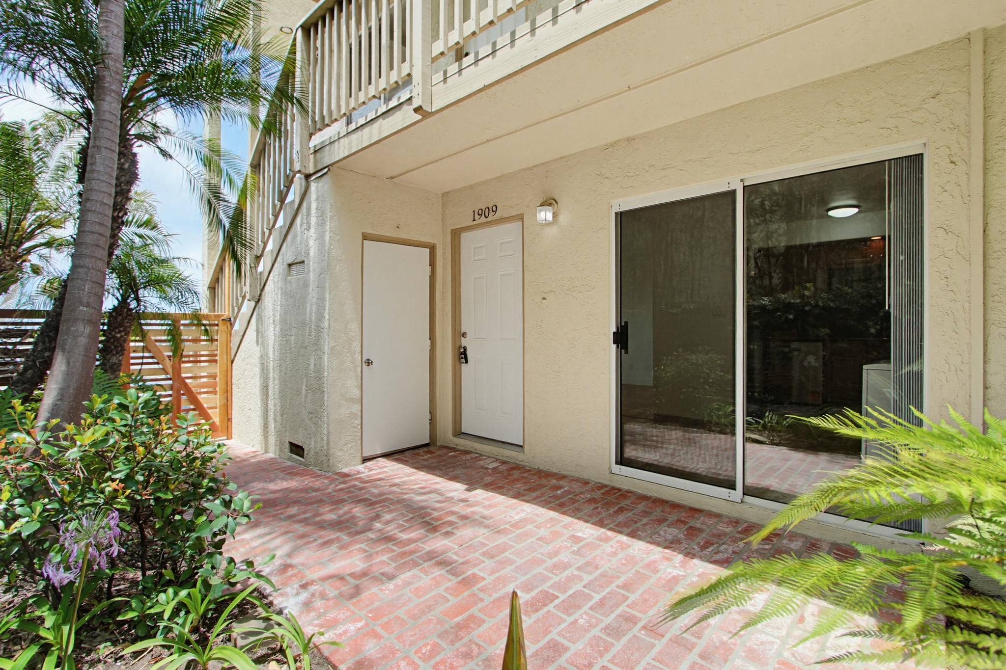Virtual tour photo 13 of 46 for 1909 San Elijo Ave