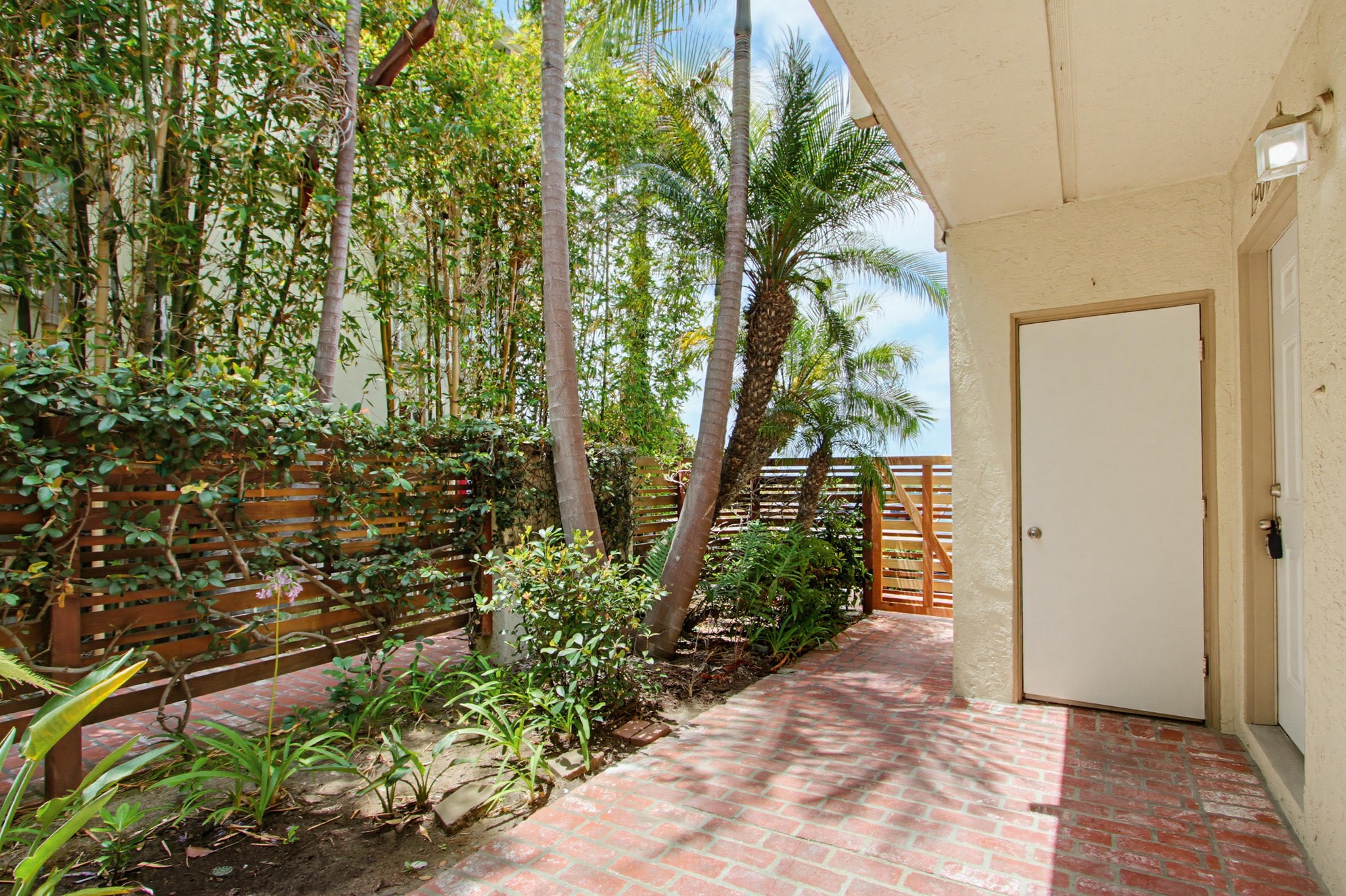 Virtual tour photo 14 of 46 for 1909 San Elijo Ave