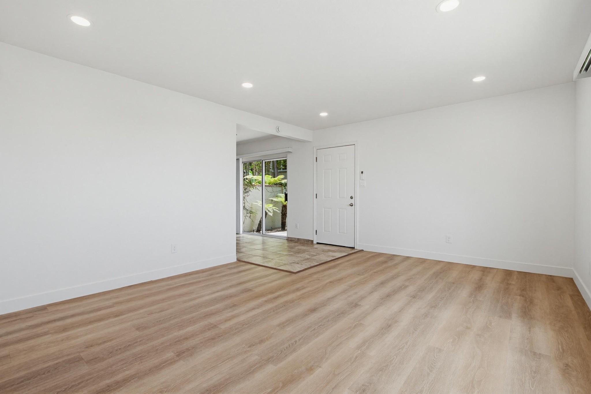 Virtual tour photo 17 of 46 for 1909 San Elijo Ave