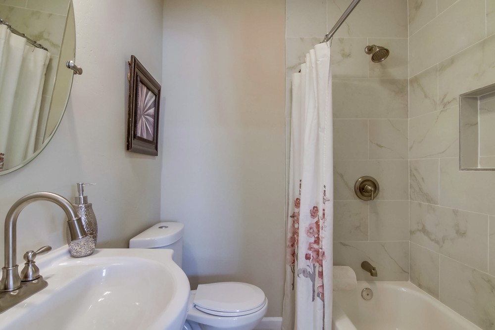 Virtual tour photo 26 of 34 for 1910 S 41st St