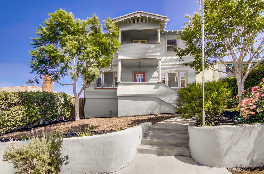 Virtual tour photo 1 of 64 for 1915 Capistrano St