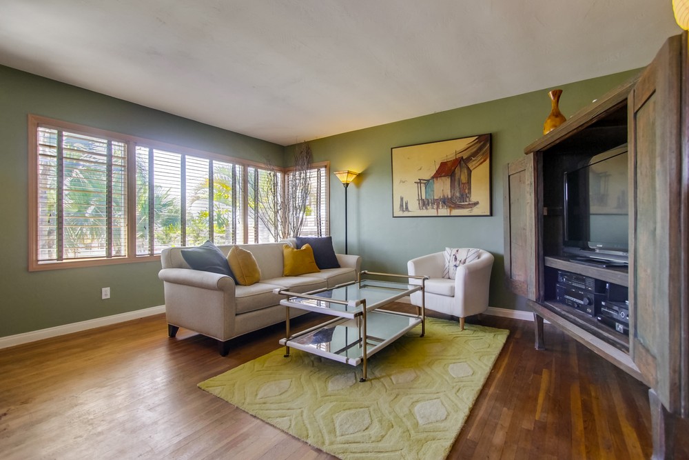 Virtual tour photo 5 of 34 for 1915 Frankfort St
