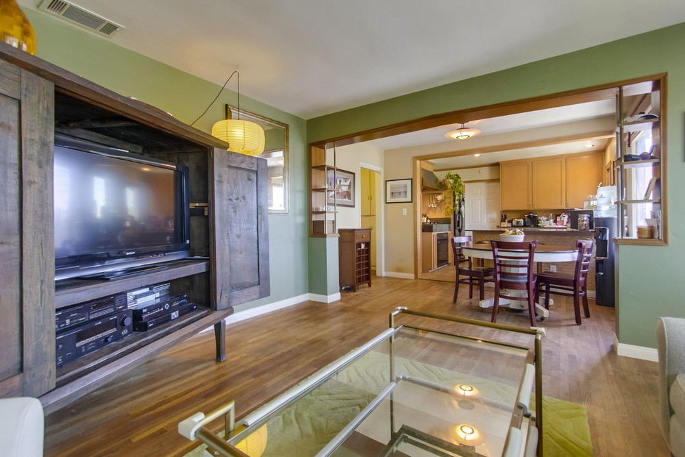 Virtual tour photo 6 of 34 for 1915 Frankfort St