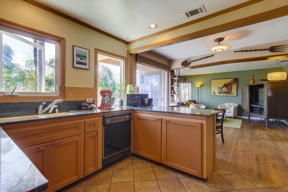 Virtual tour photo 10 of 34 for 1915 Frankfort St