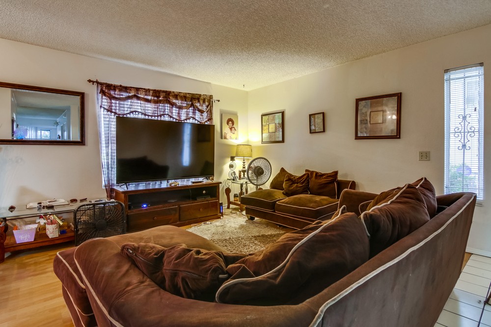 Virtual tour photo 6 of 34 for 1915 Manzana Way