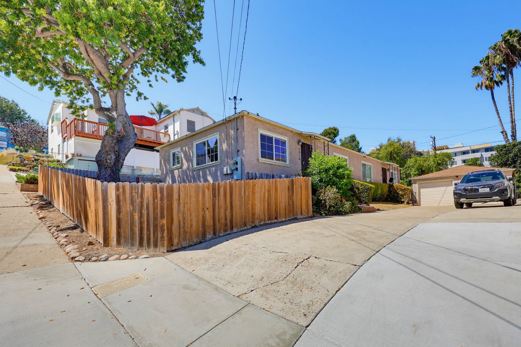 Virtual tour photo 1 of 49 for 1916 Florida Ct