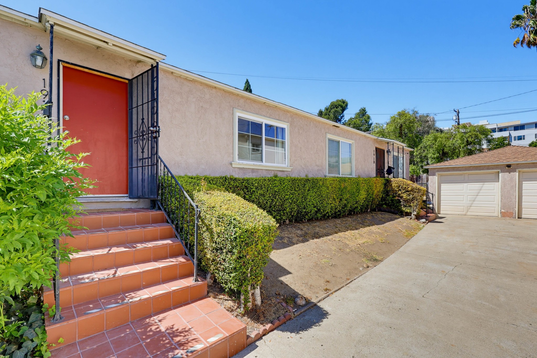 Virtual tour photo 6 of 49 for 1916 Florida Ct