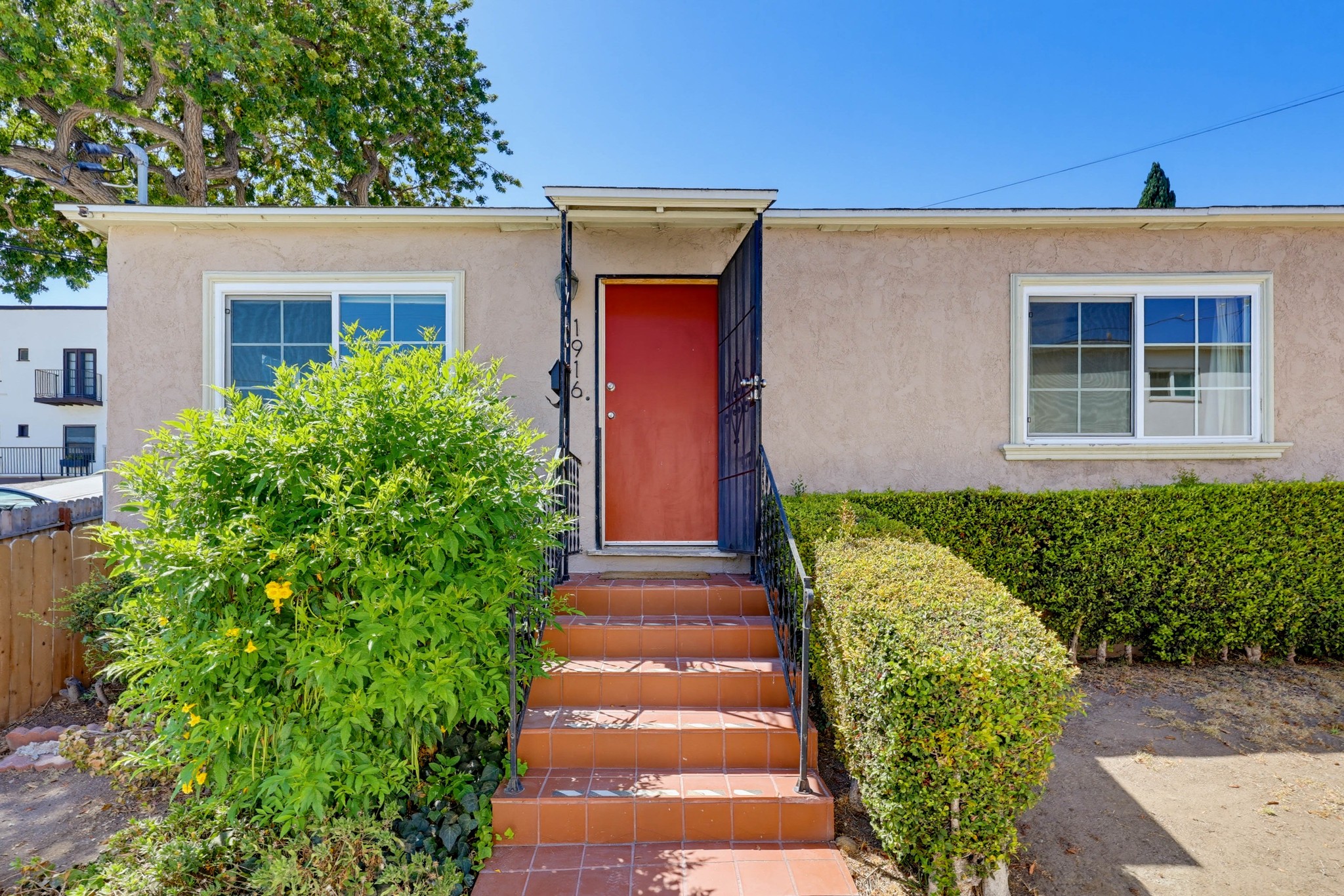 Virtual tour photo 7 of 49 for 1916 Florida Ct