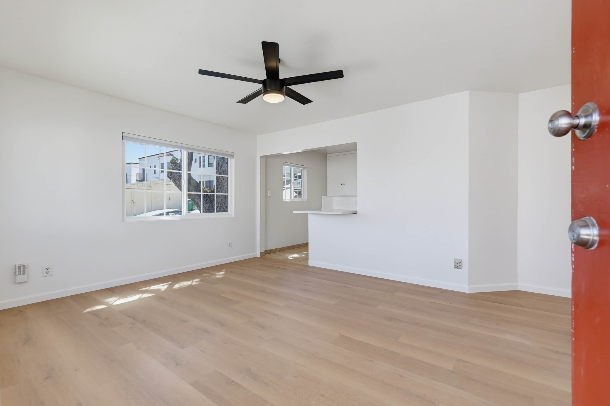 Virtual tour photo 11 of 49 for 1916 Florida Ct