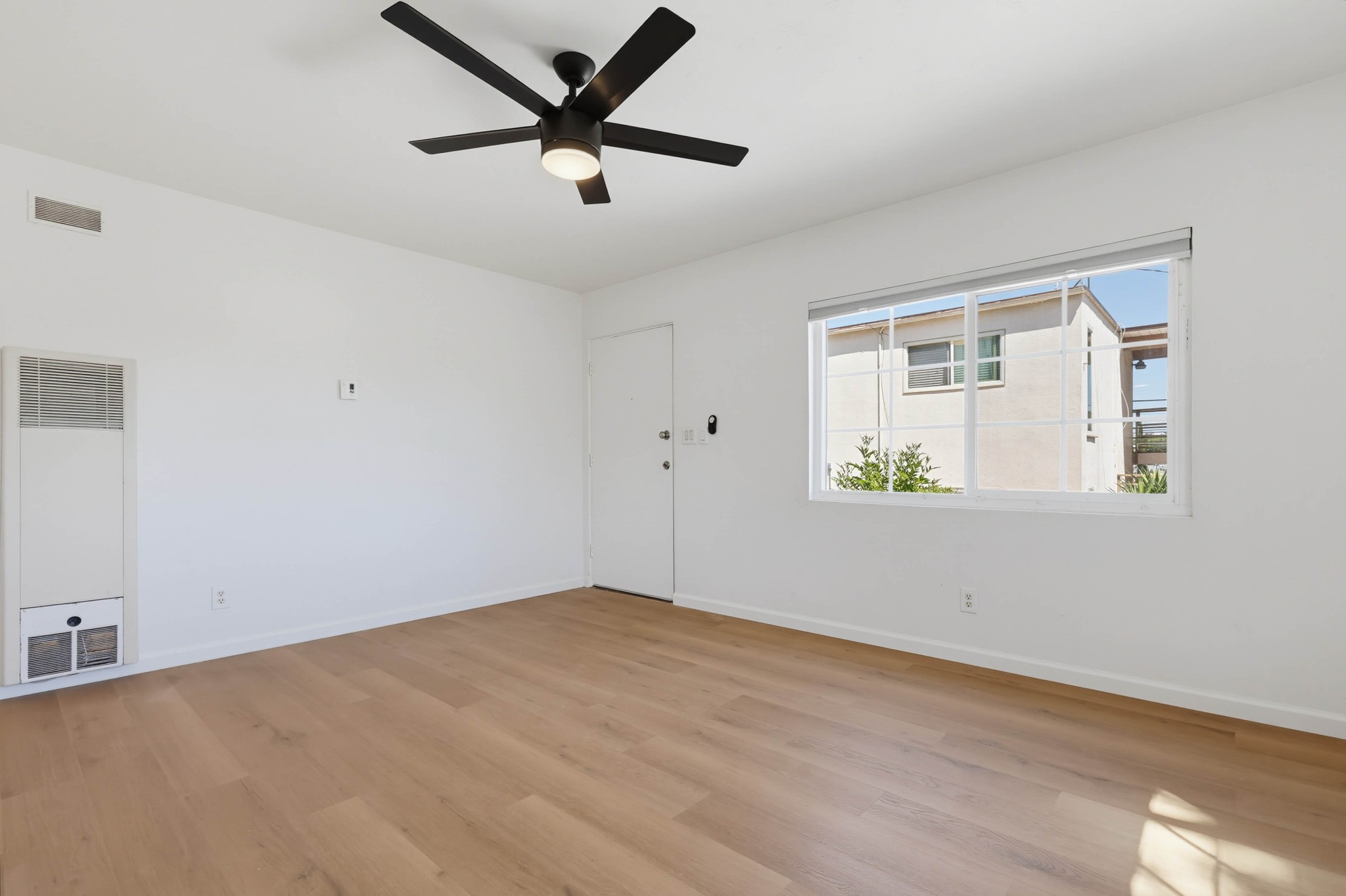 Virtual tour photo 16 of 49 for 1916 Florida Ct