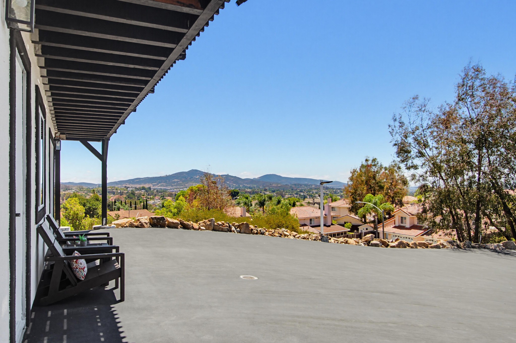 Virtual tour photo 4 of 23 for 1917 Lookout Point Pl