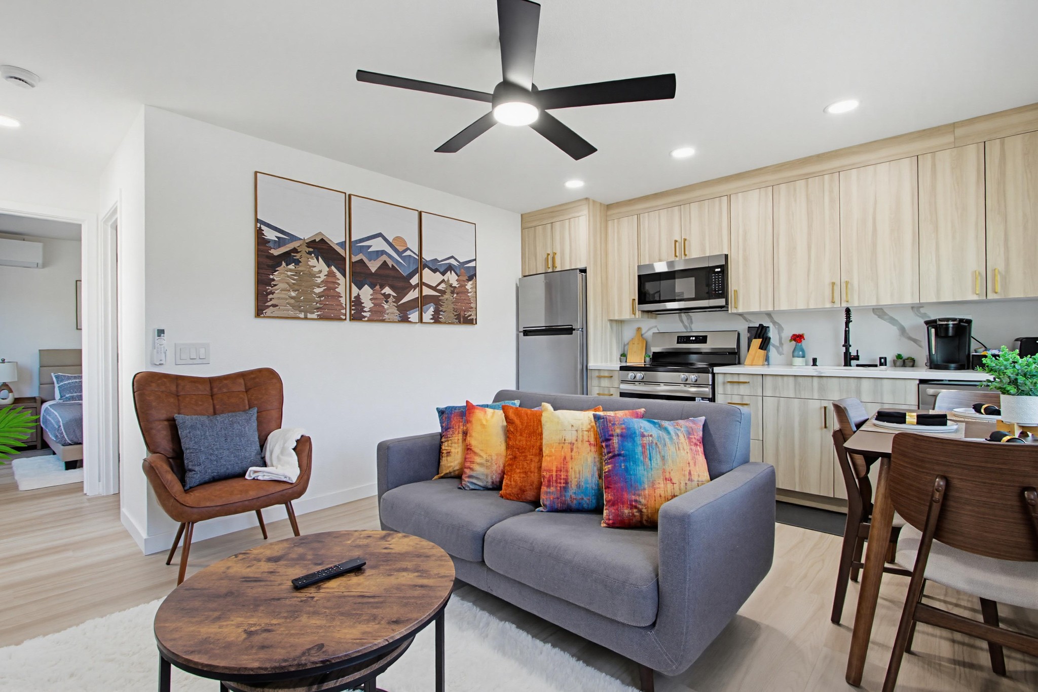 Virtual tour photo 6 of 23 for 1917 Lookout Point Pl