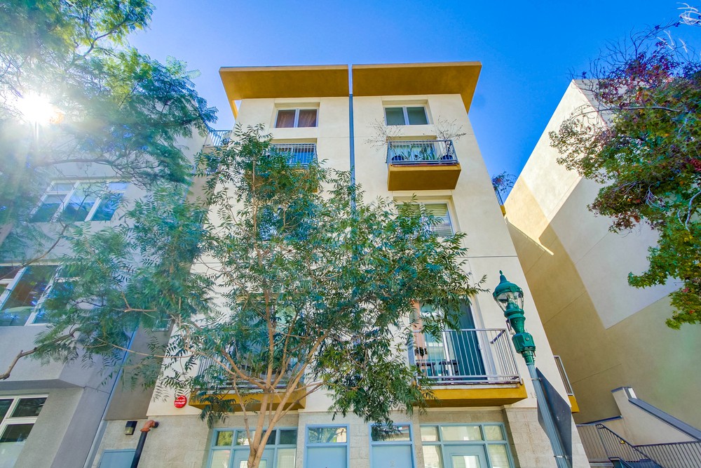 Virtual tour photo 4 of 63 for 1918 Columbia St