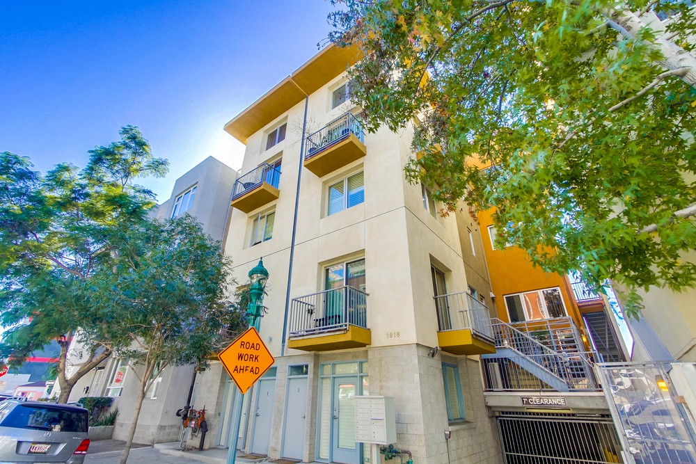 Virtual tour photo 5 of 63 for 1918 Columbia St