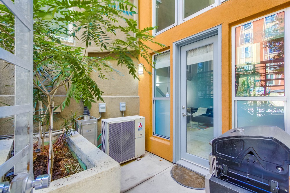 Virtual tour photo 7 of 63 for 1918 Columbia St