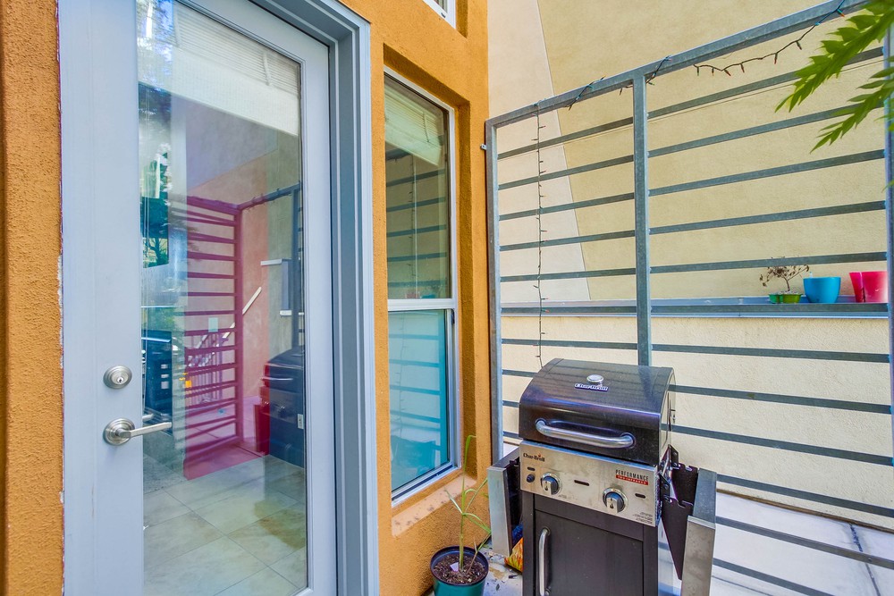 Virtual tour photo 8 of 63 for 1918 Columbia St