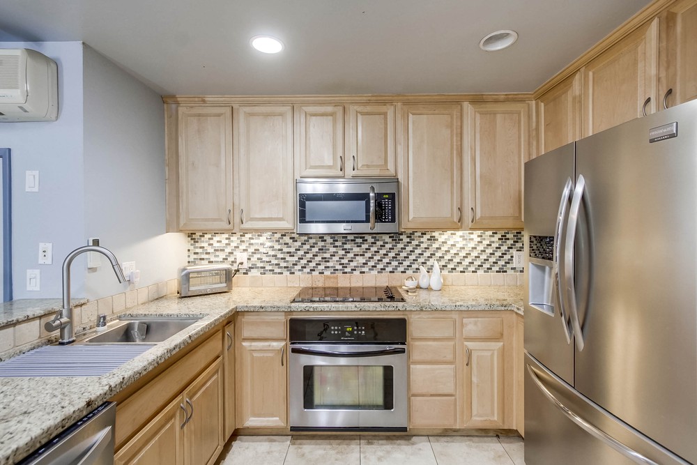 Virtual tour photo 30 of 63 for 1918 Columbia St